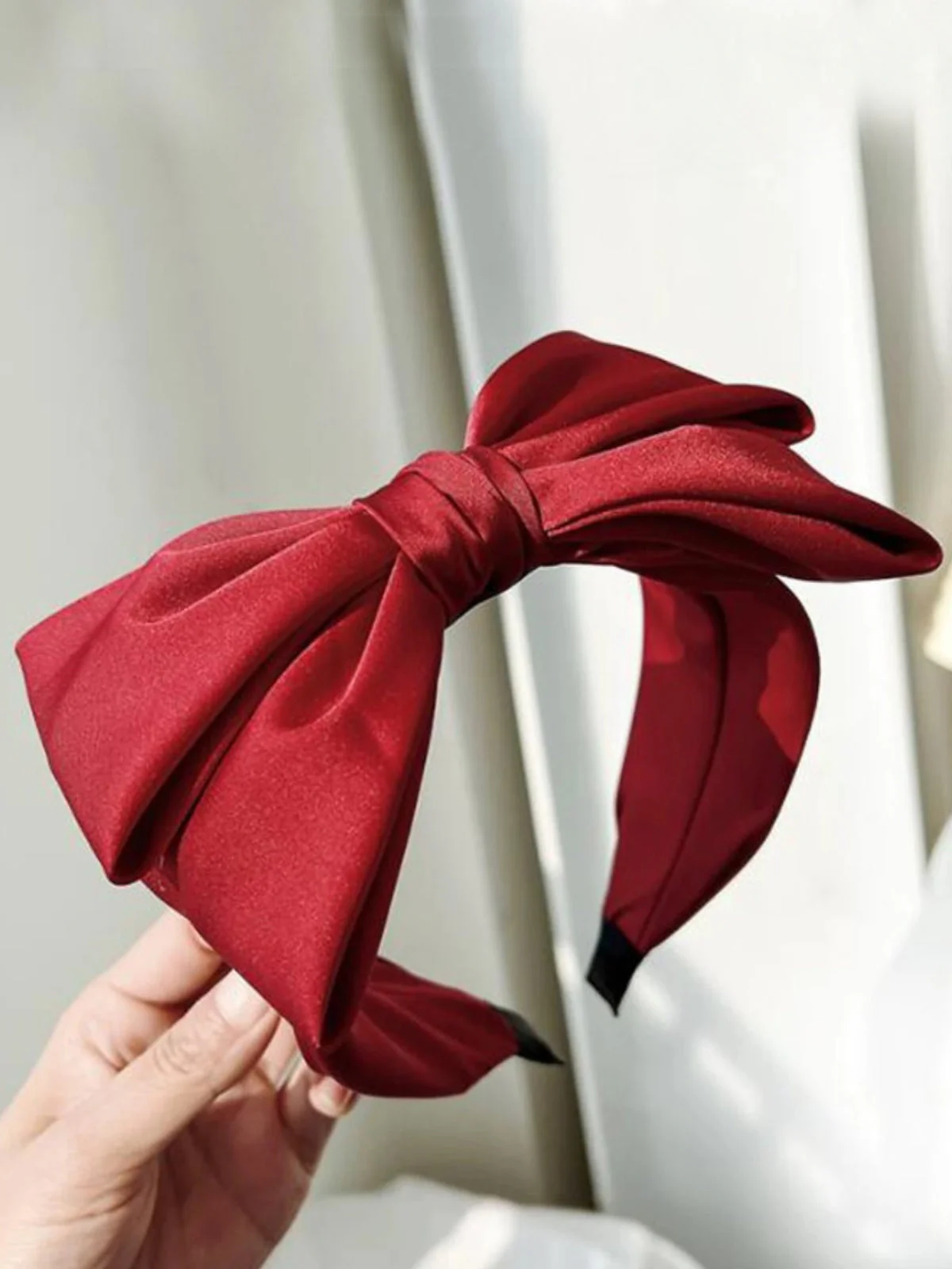 Plush Beauty Big Bow Velvet Headband - Image 3