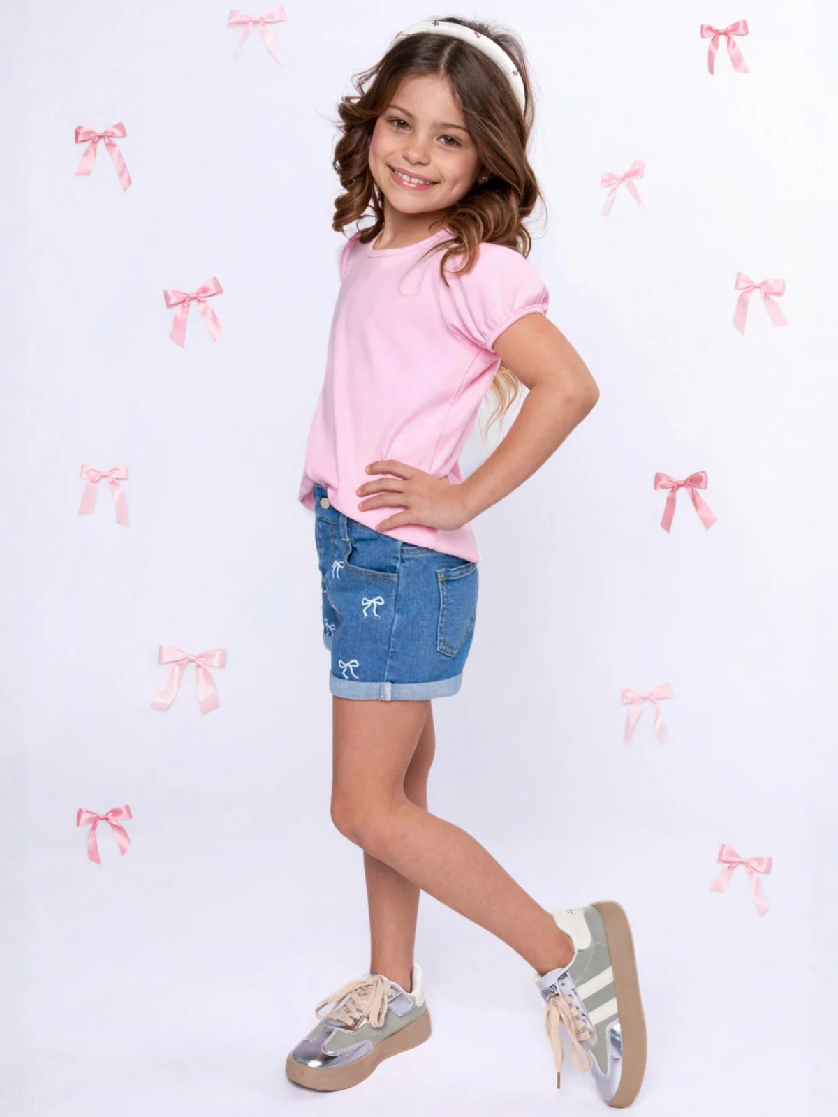 Chic Bow Embroidered Denim Shorts - Image 4