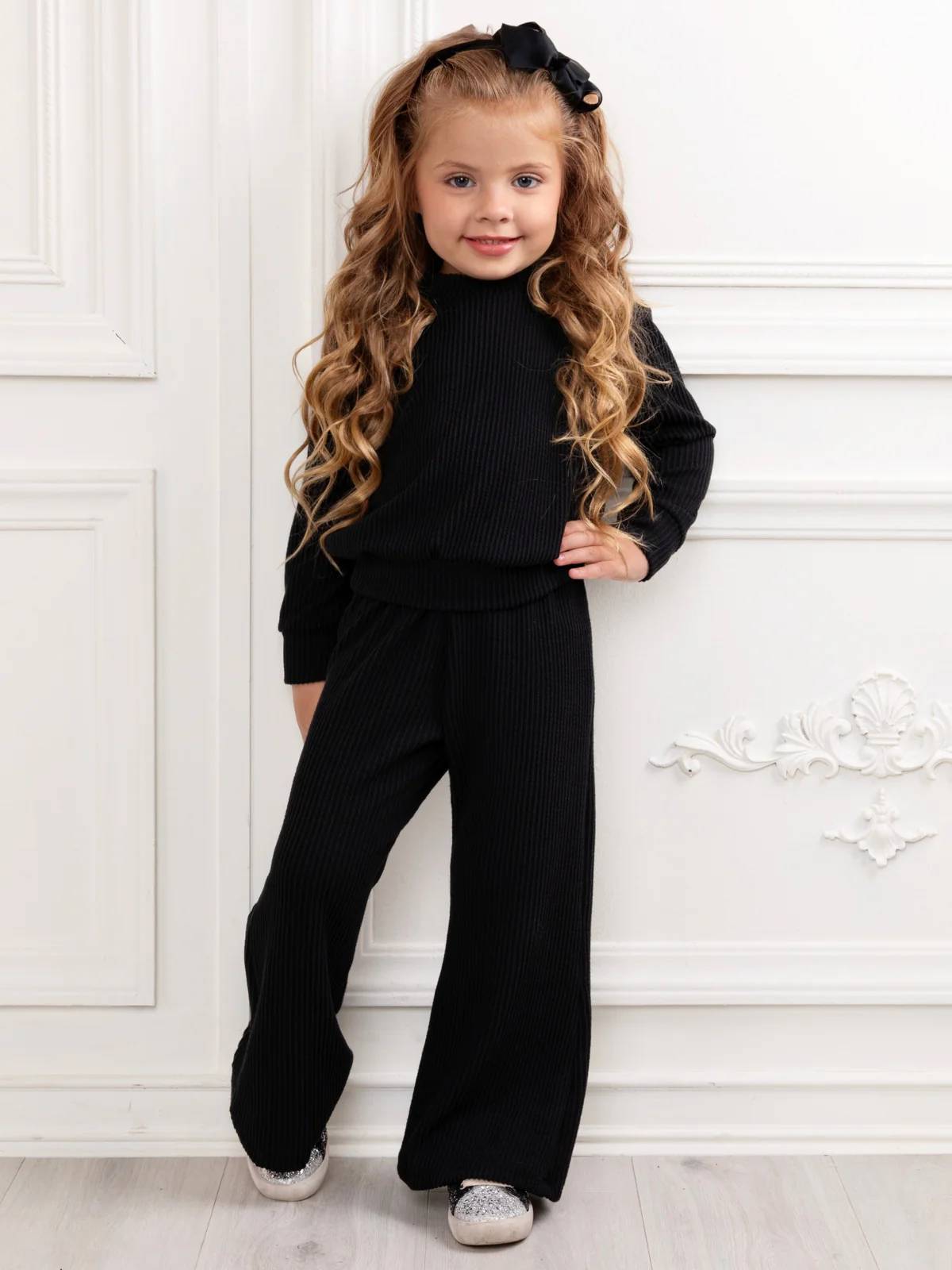 Chic In Black Ribbed Top and Pant Lounge Set - Image 2