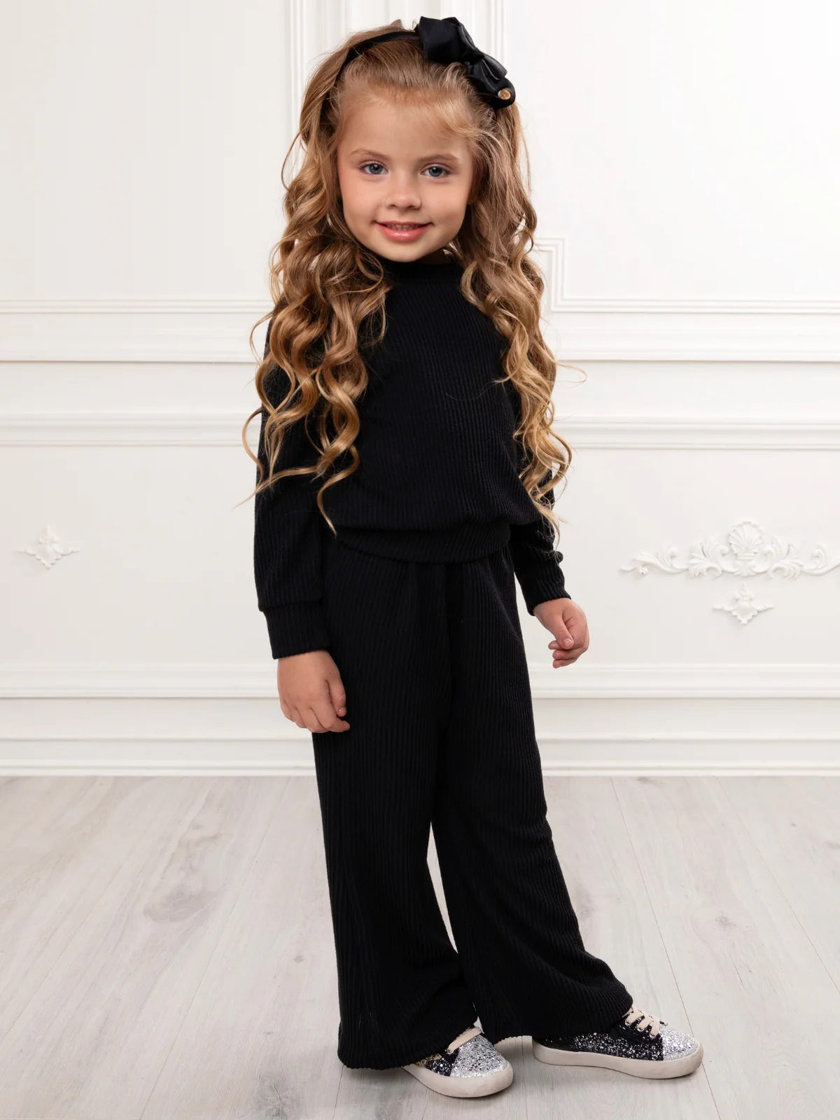 Chic In Black Ribbed Top and Pant Lounge Set - Image 3