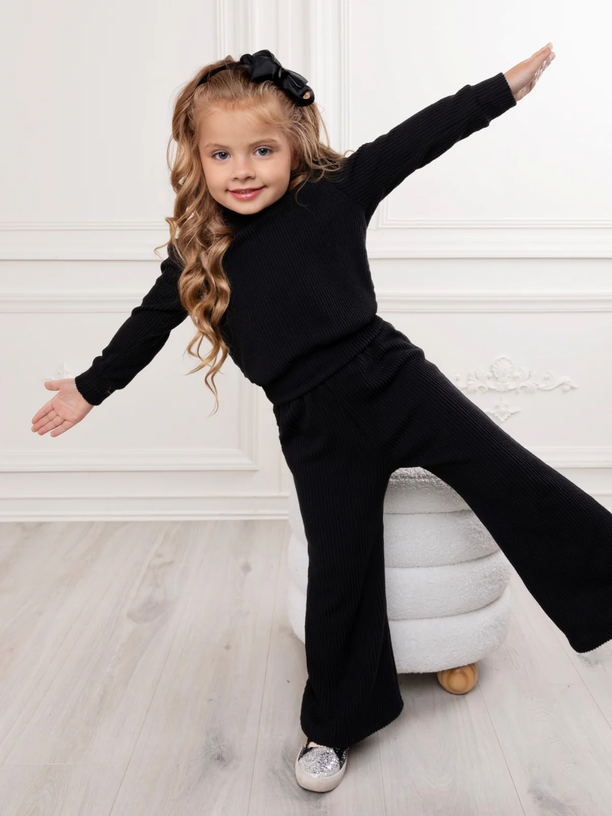 Chic In Black Ribbed Top and Pant Lounge Set - Image 5
