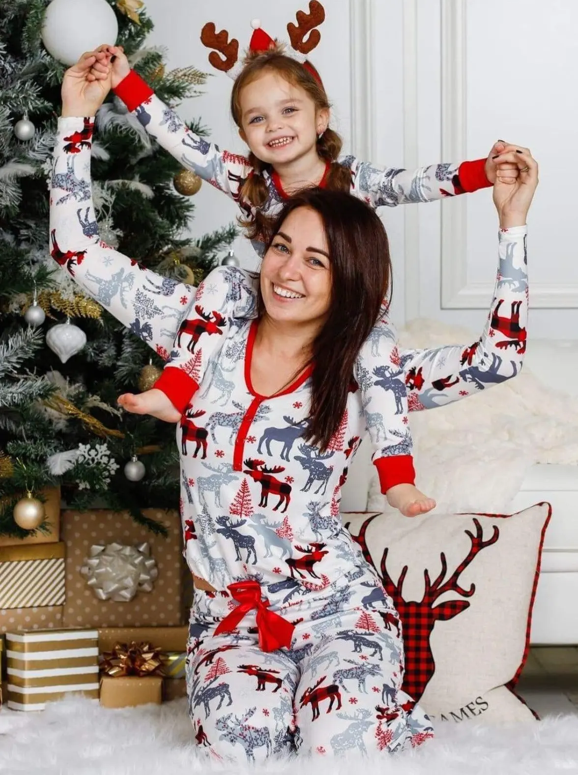 Mommy and Me Oh My Deer! Pajama Set - Image 2