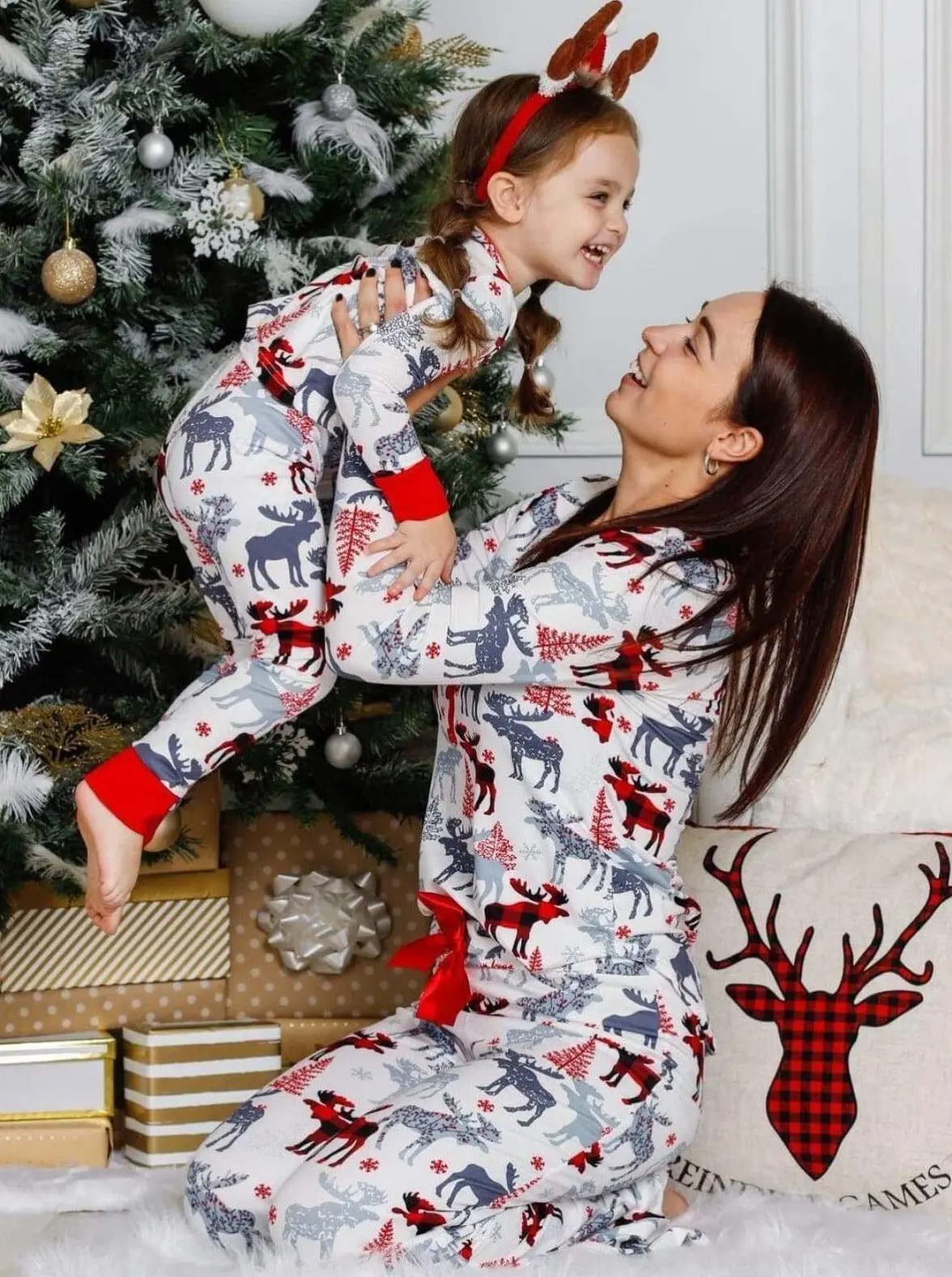 Mommy and Me Oh My Deer! Pajama Set - Image 3