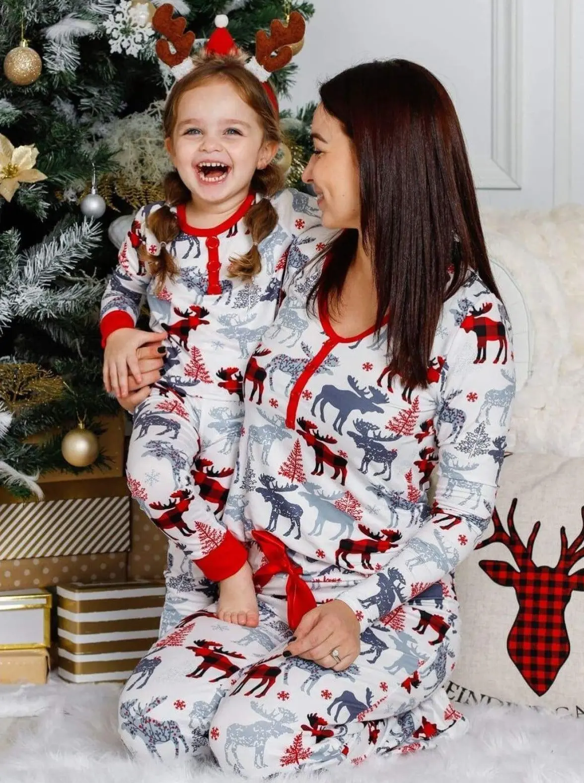 Mommy and Me Oh My Deer! Pajama Set - Image 4