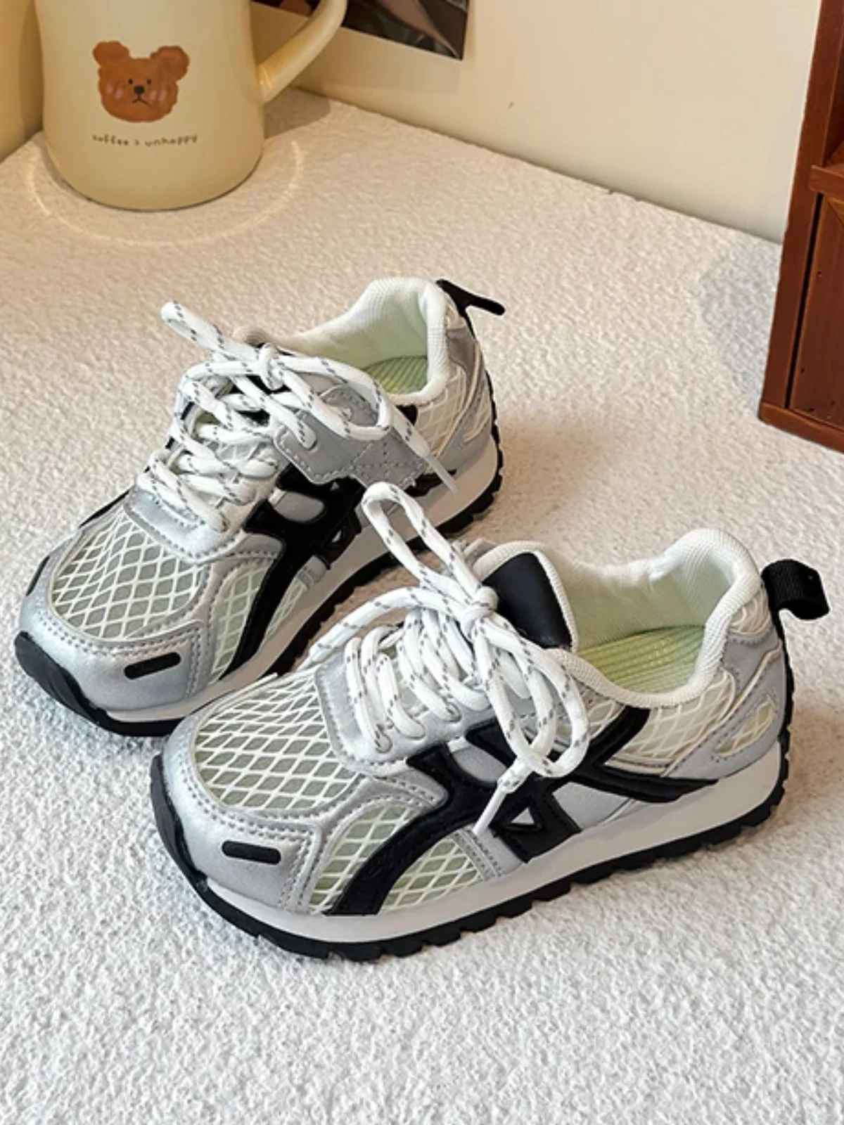 Cute Girls Mesh Grip Sneakers - Image 3