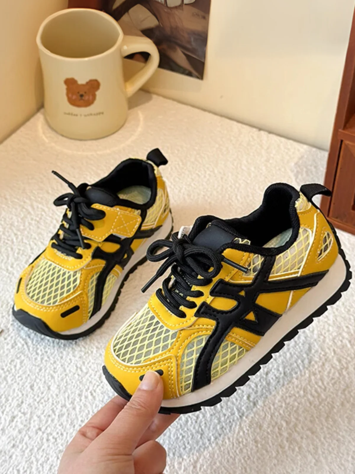 Cute Girls Mesh Grip Sneakers - Image 4
