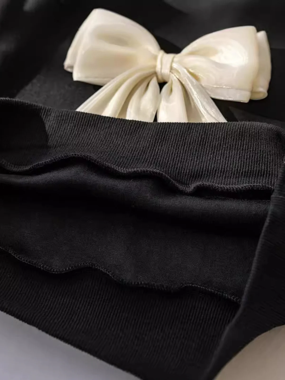 Pretty Statement Bow Sweatshirt - Image 5
