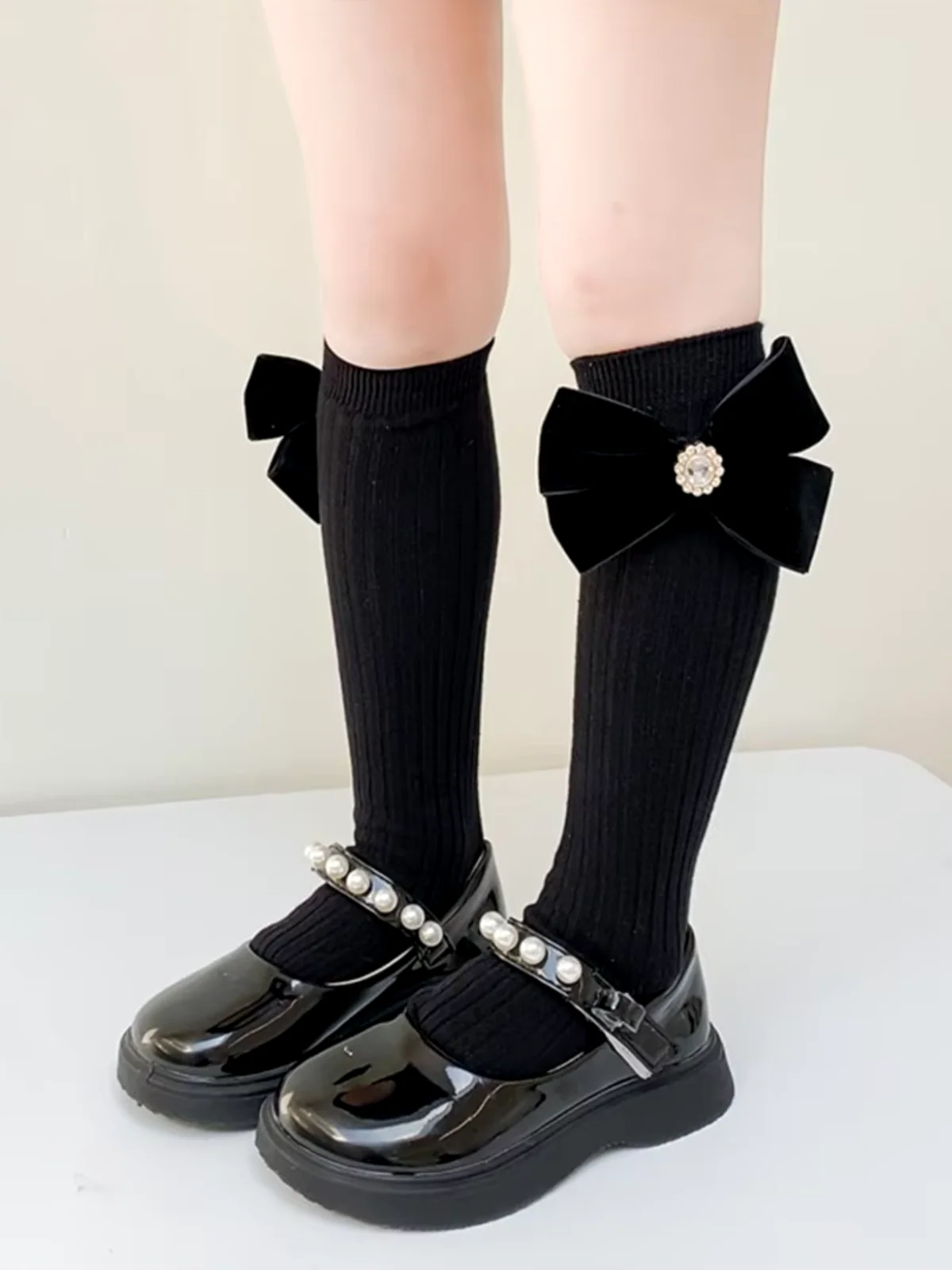Elegant Pearl & Big Bowknot Princess Socks - Image 2
