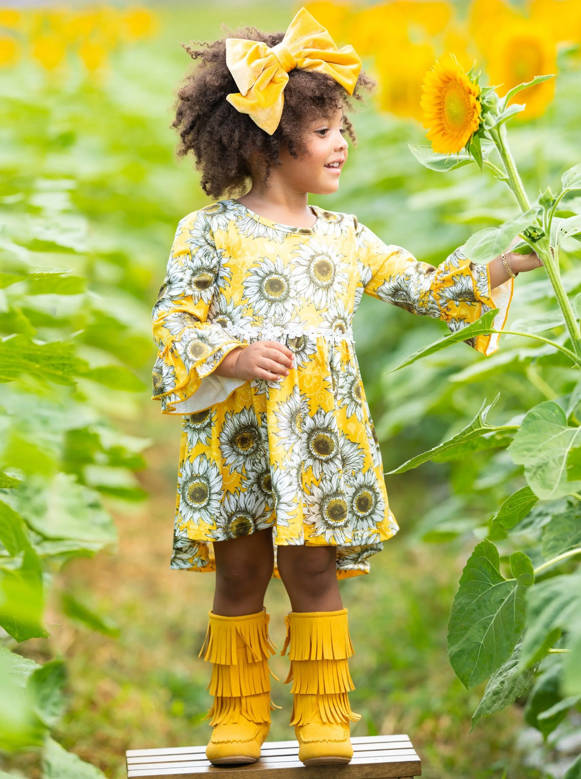 60s Chic Hi-Lo Sunflower Dress - Image 4