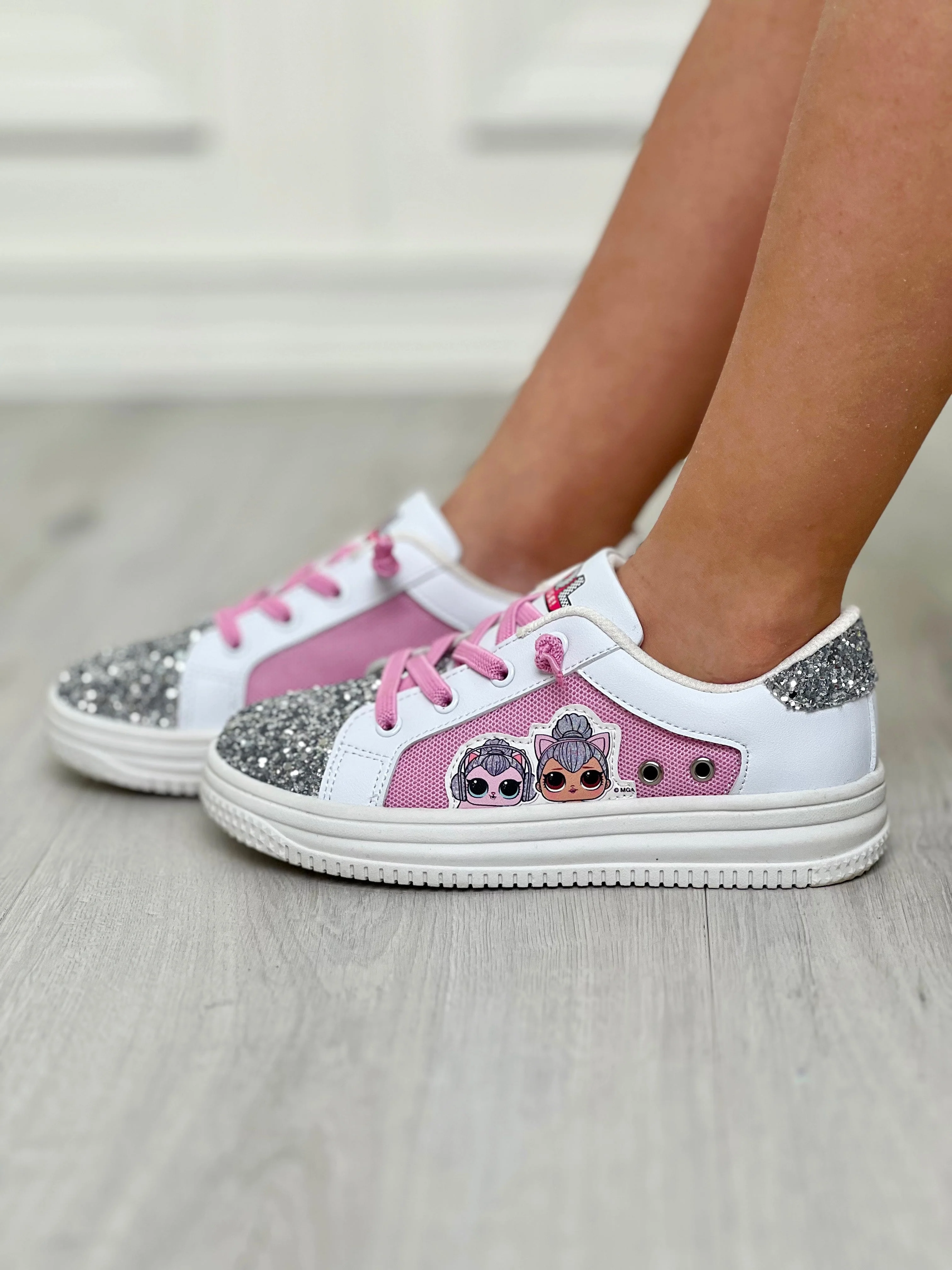 L.O.L. SURPRISE! Kitty Queen and Pet Glitter Sneakers - Image 2