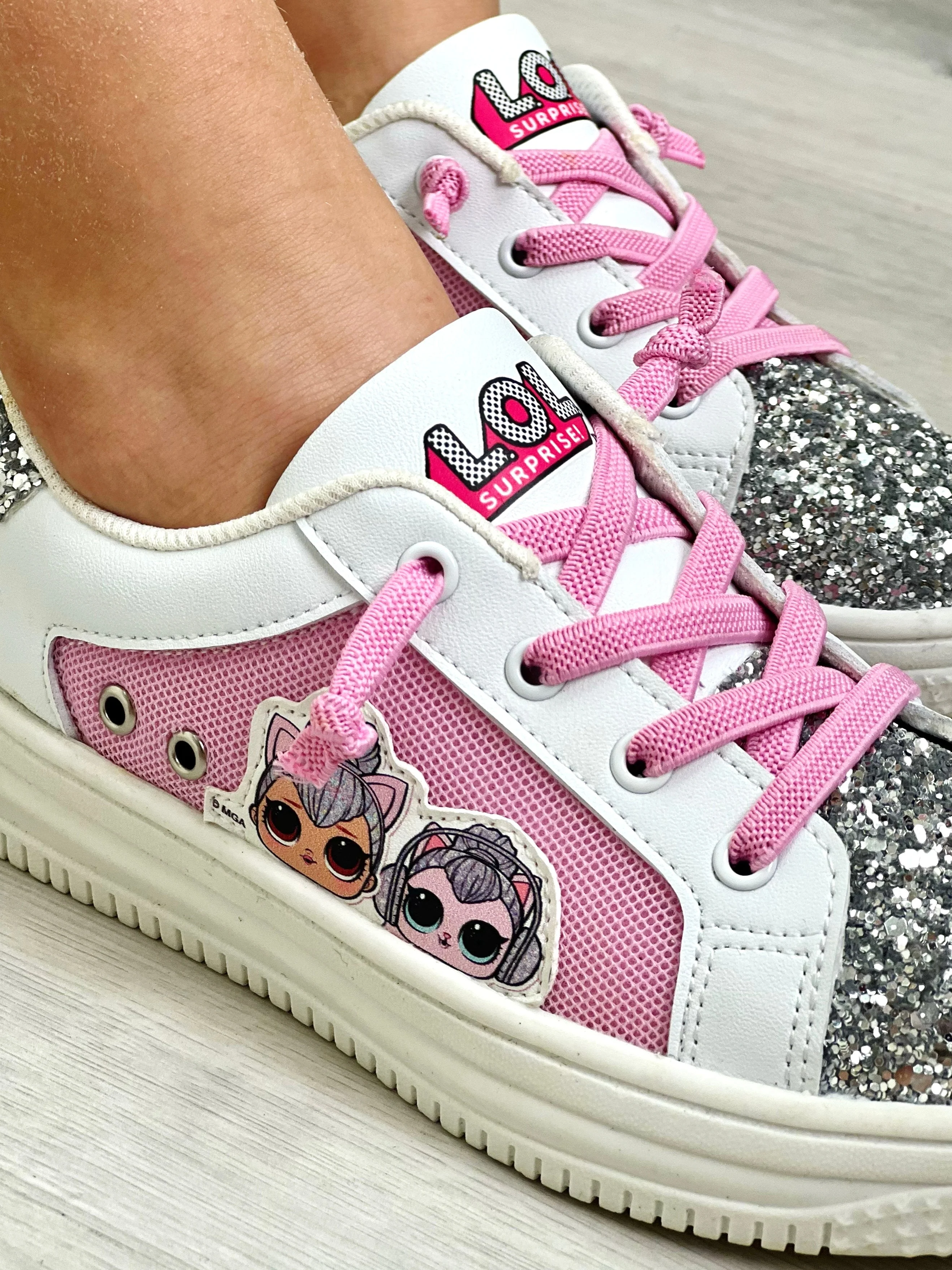 L.O.L. SURPRISE! Kitty Queen and Pet Glitter Sneakers - Image 3