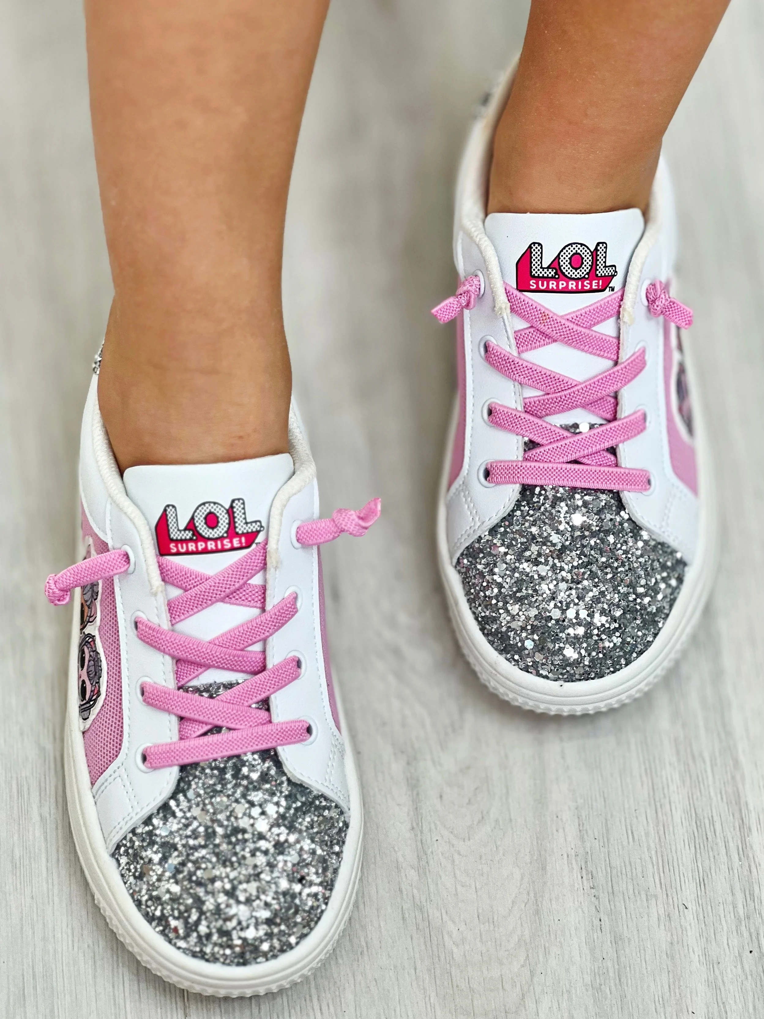 L.O.L. SURPRISE! Kitty Queen and Pet Glitter Sneakers - Image 4