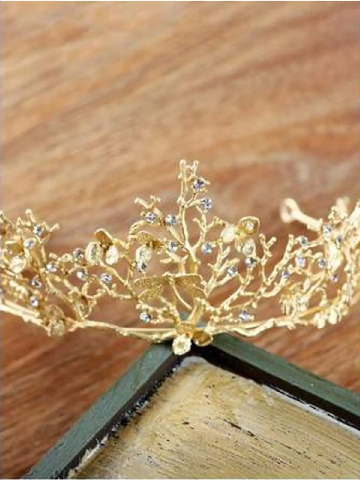 Girls Magical Gold Crown - Image 2