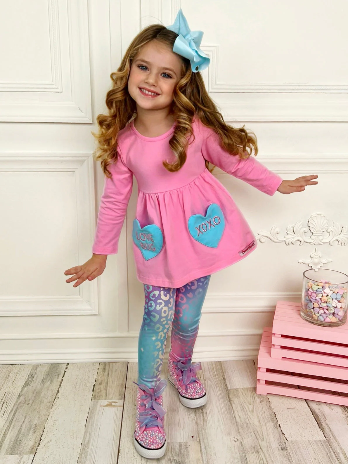 Sweethearts Love Bug Top & Leopard Legging Set - Image 4