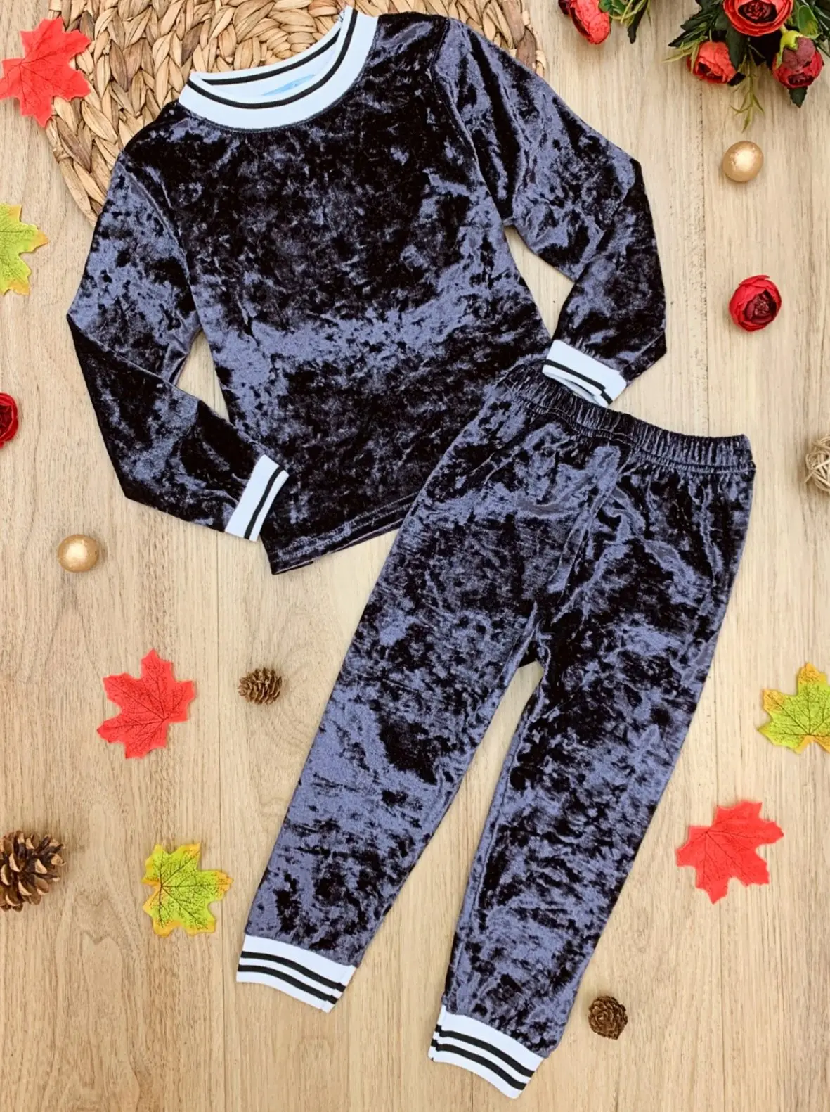 Velour Glamour Jogger Set - Image 11