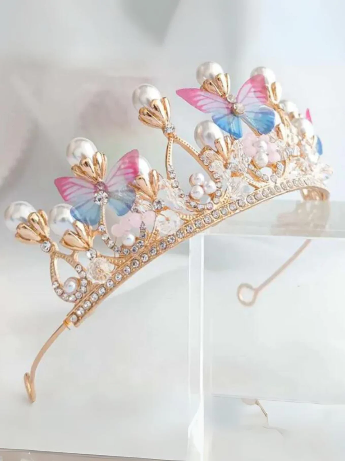 Glammed Up Butterfly Pearl Crown - Image 3