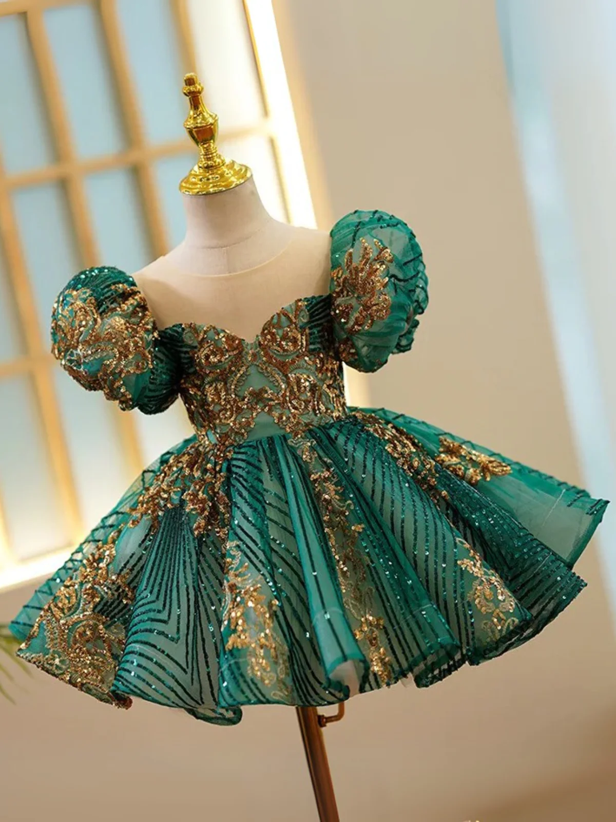 Enchanting Sequin Puff Sleeve Special Occasion Dress - Image 5