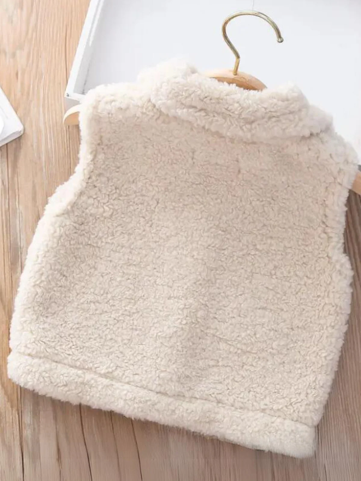 Cozy Plush Zip-Up Sherpa Vest with Pocket Detail - Image 4
