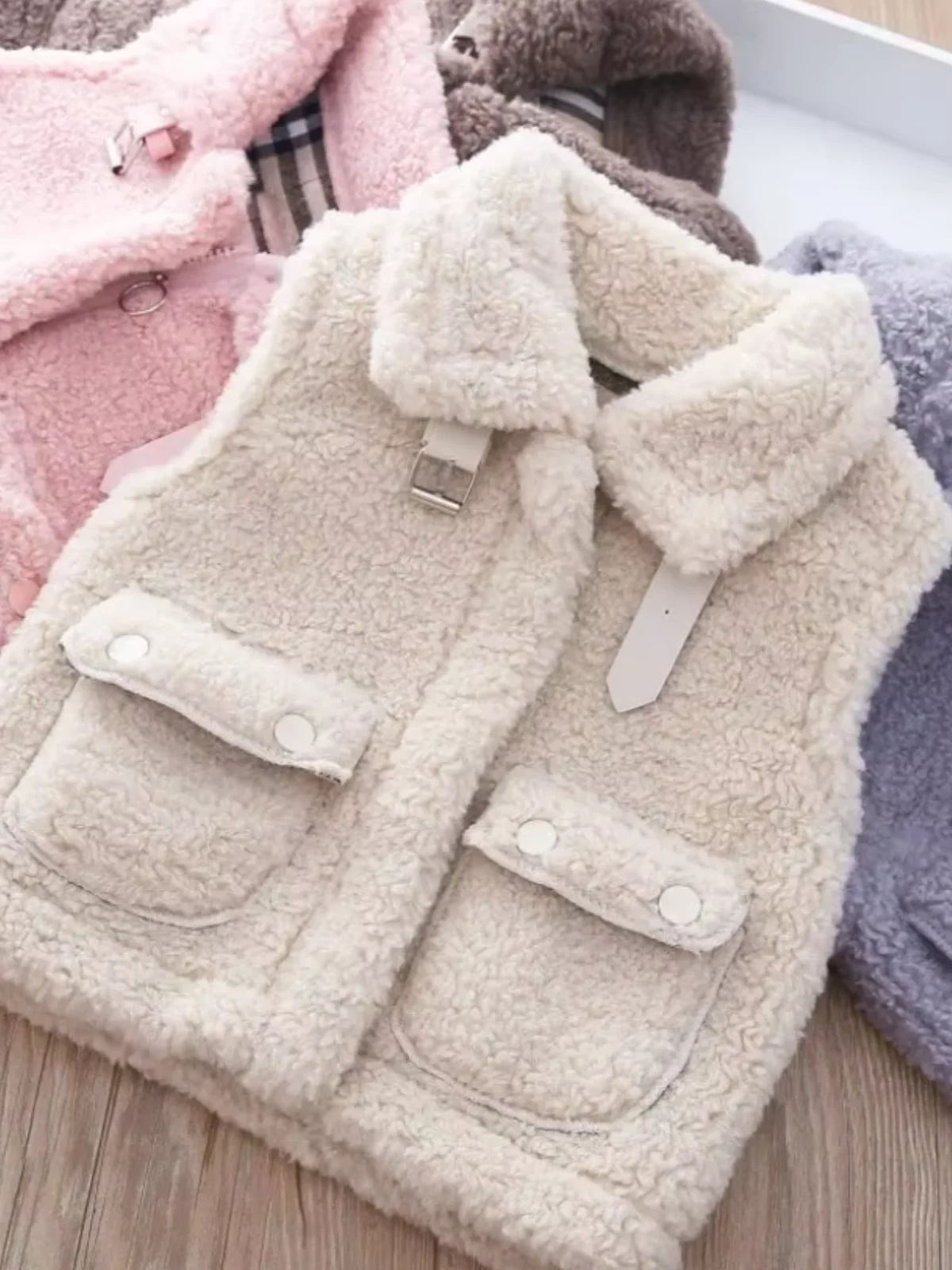Cozy Plush Zip-Up Sherpa Vest with Pocket Detail - Image 5