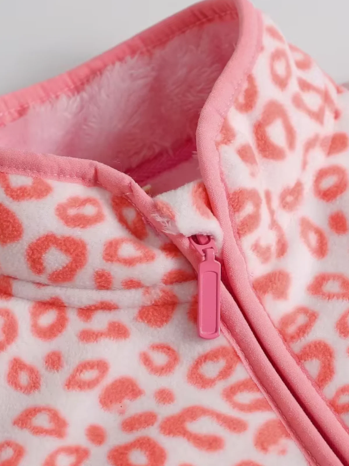 Leopard Print Cute & Warm Fleece Jacket - Image 4