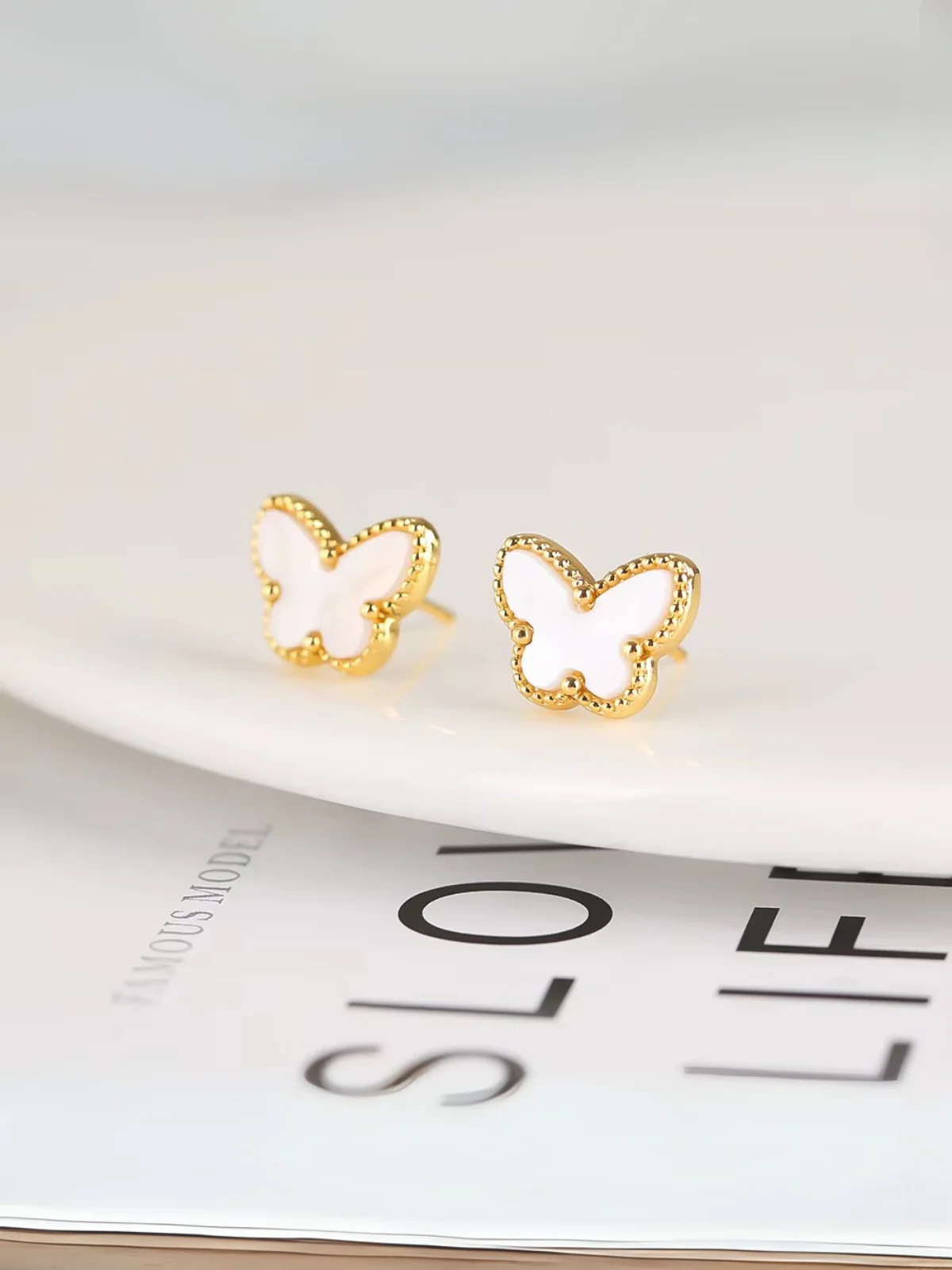 Light and Lovely Butterfly Jewelry Set - Image 3