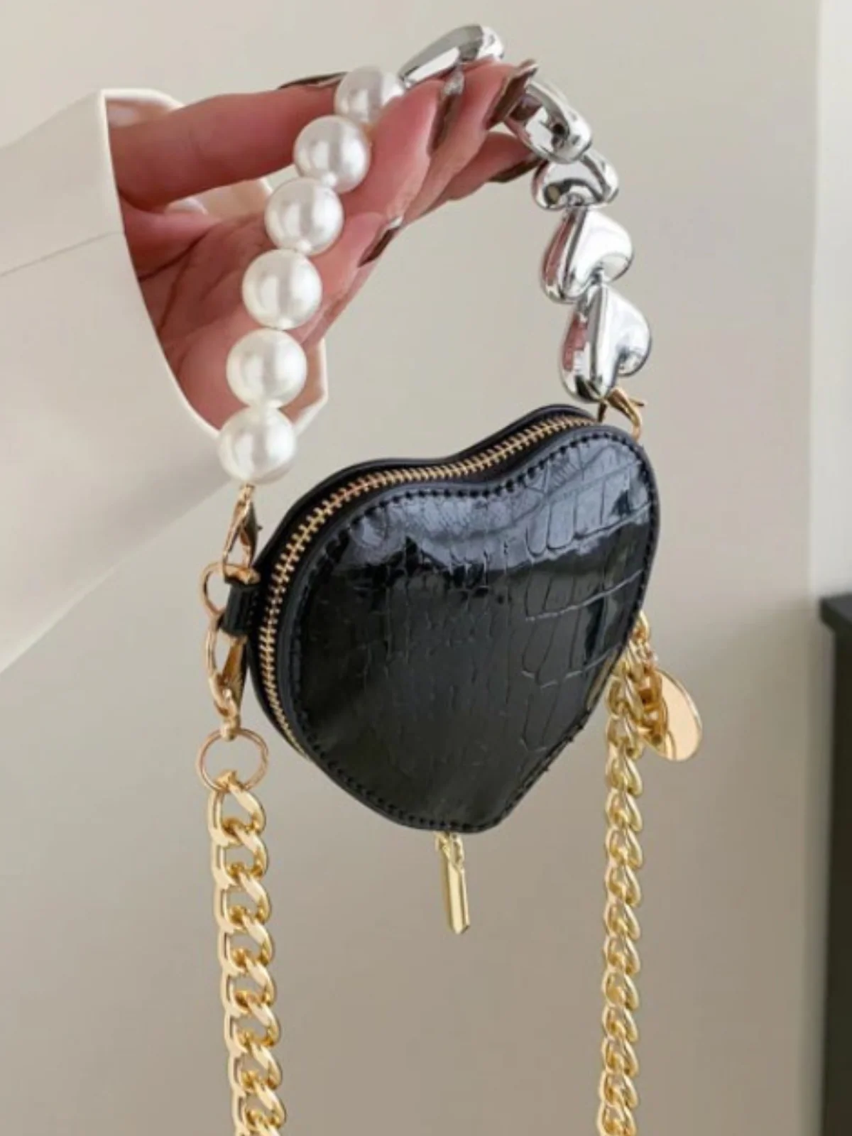 Love At First Sight Metallic Heart-Shaped Crossbody Bag - Image 2
