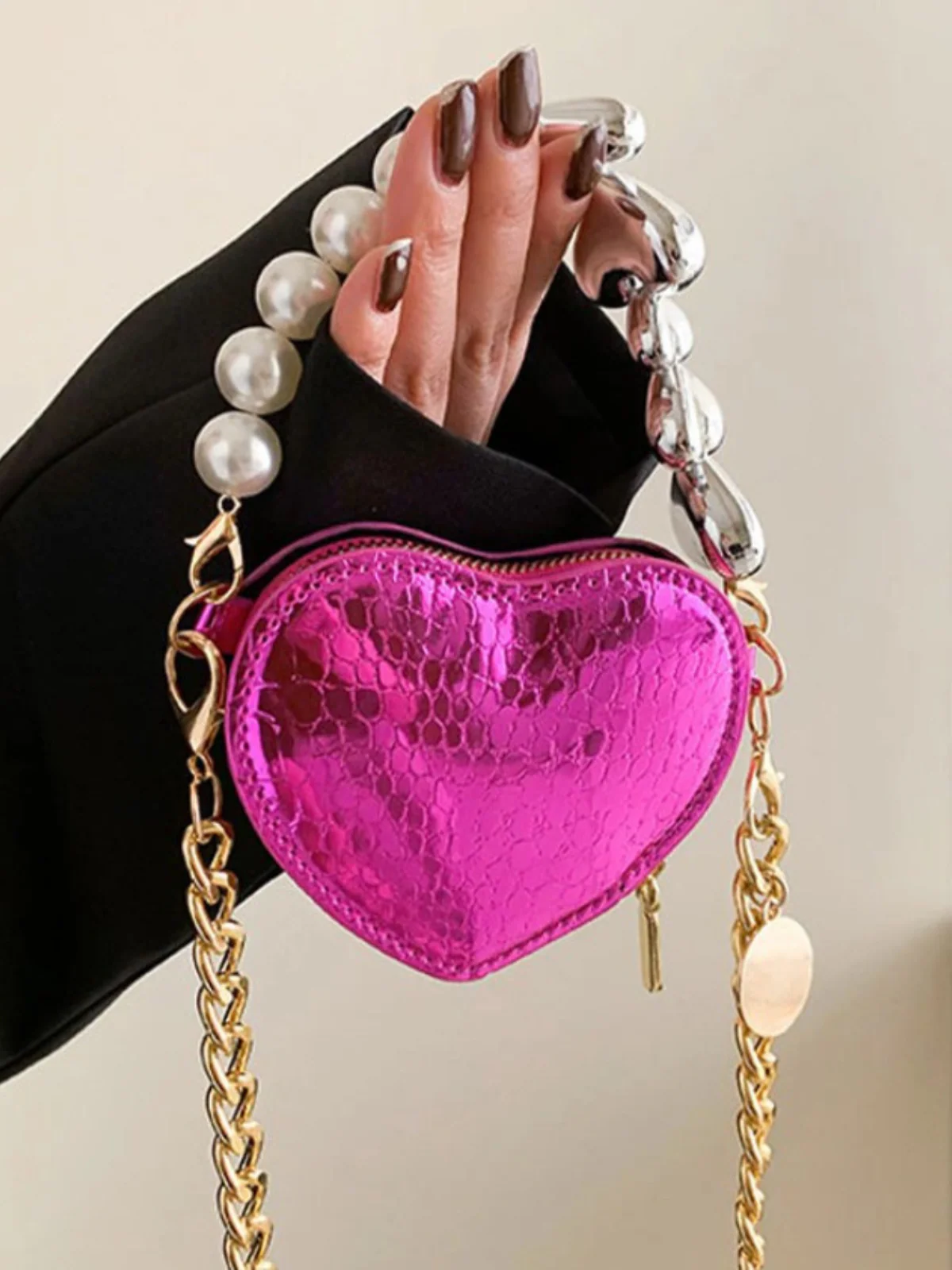 Love At First Sight Metallic Heart-Shaped Crossbody Bag - Image 4