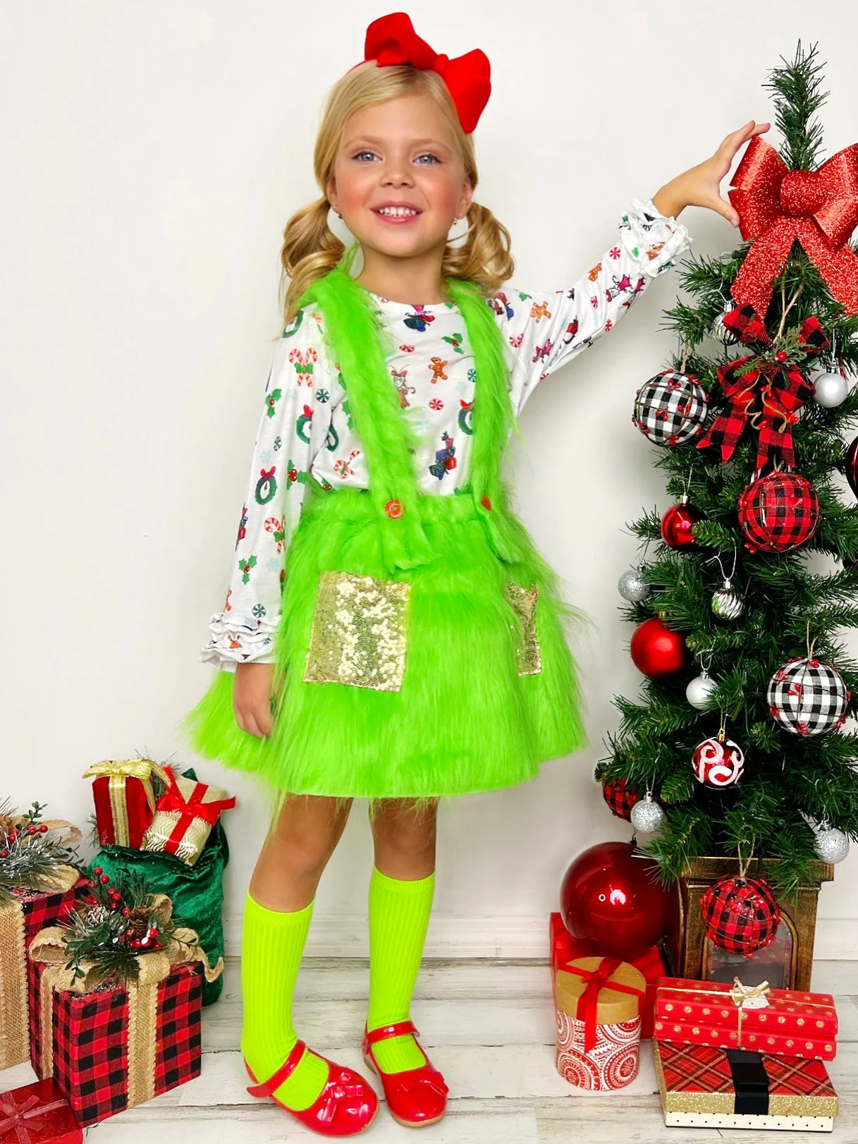 Merry Mischief Maker Long Sleeved Top and Fur Suspender Set - Image 6