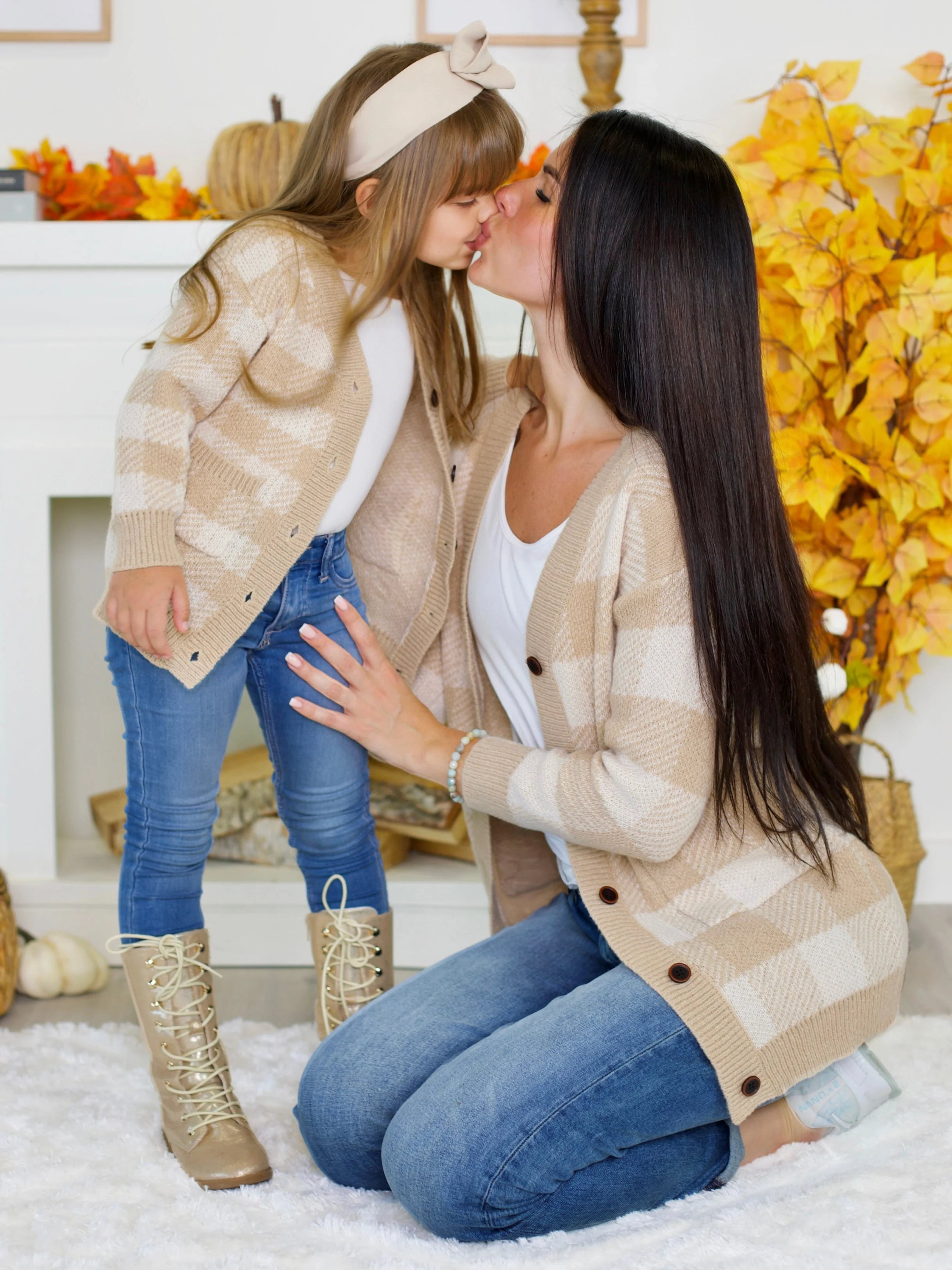 Mommy and Me Beige and White Checkered Oversized Cardigan - Image 5