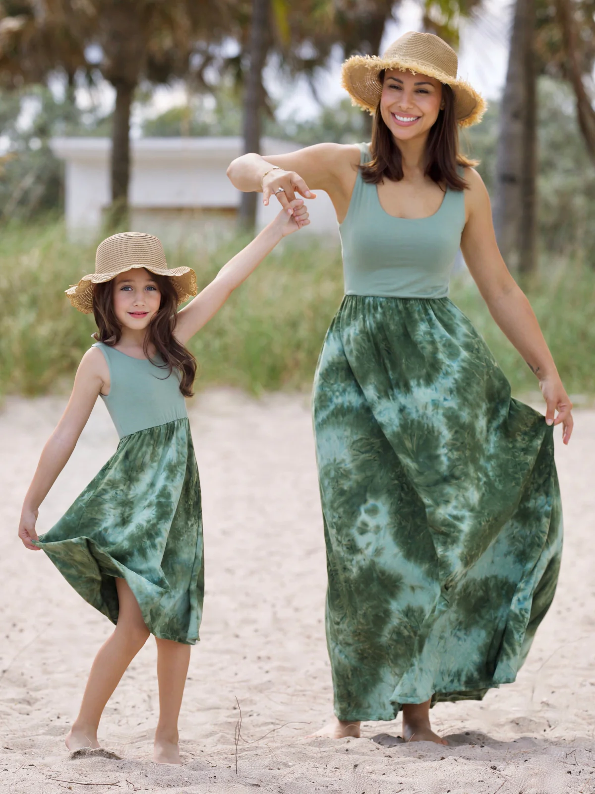Mommy and Me Botanical Glow Green Tie-Dye Maxi Dress - Image 5