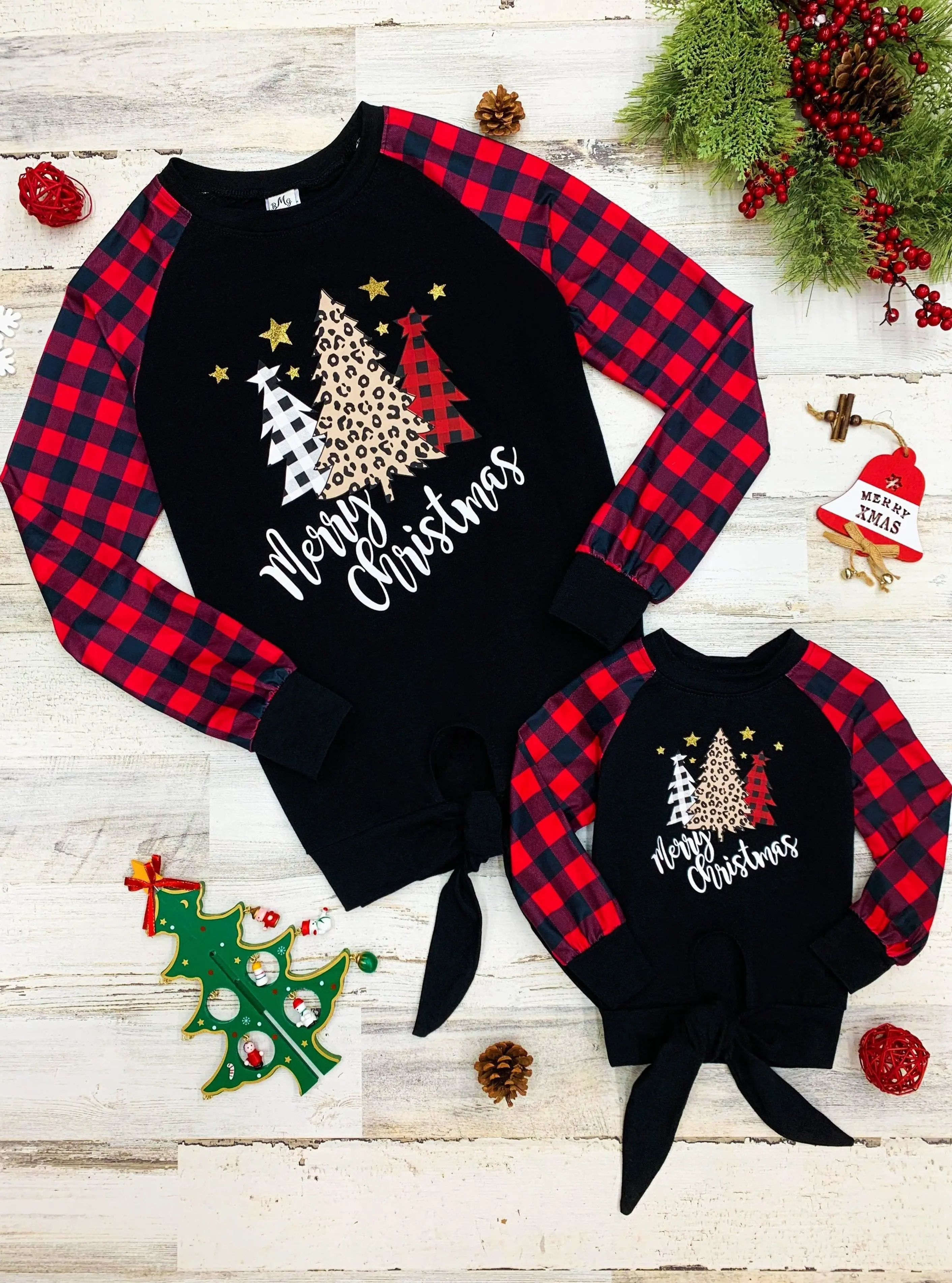 Mommy and Me Merry Christmas Knot Hem Raglan Top - Image 2