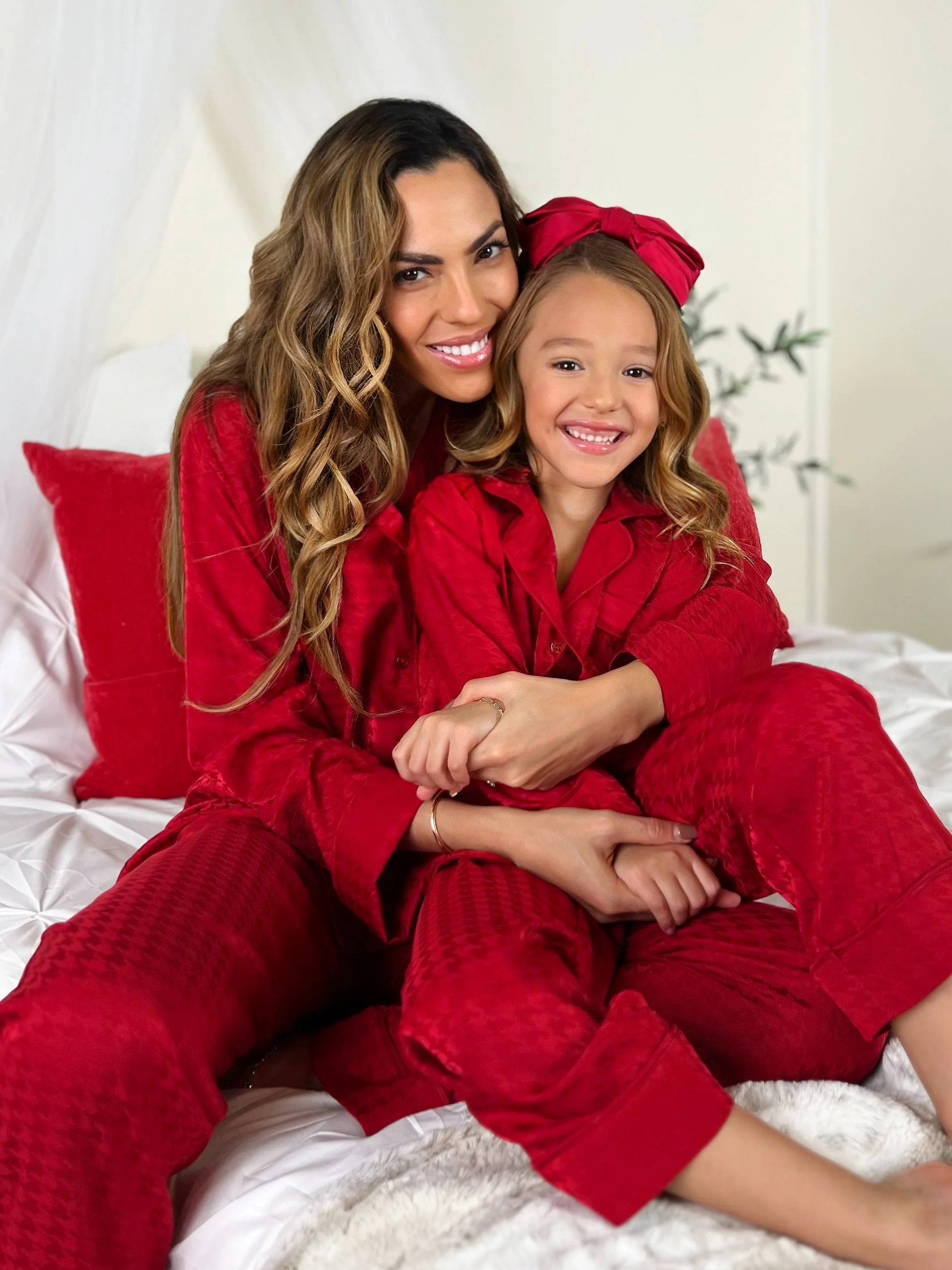 Mommy and Me Red Houndstooth Silky Pajama Set - Image 2