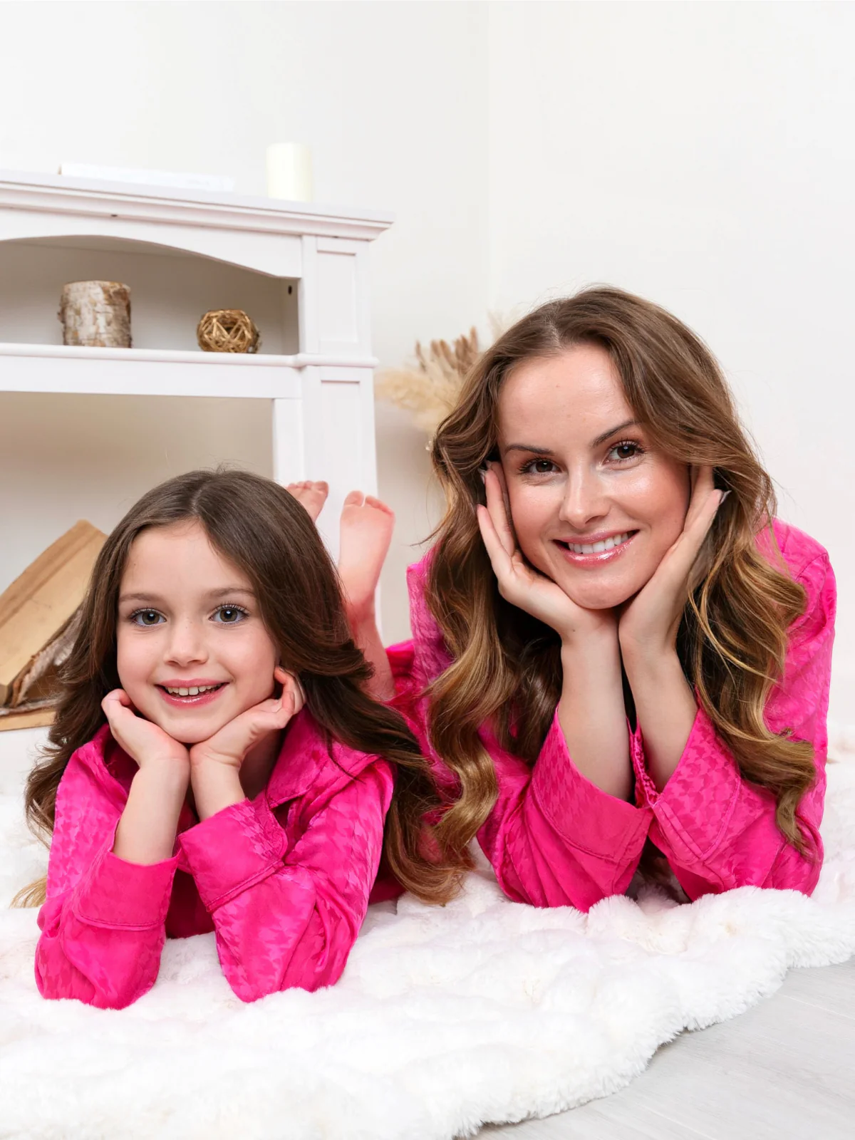 Mommy and Me Houndstooth Pink Silky Pajama Set - Image 6