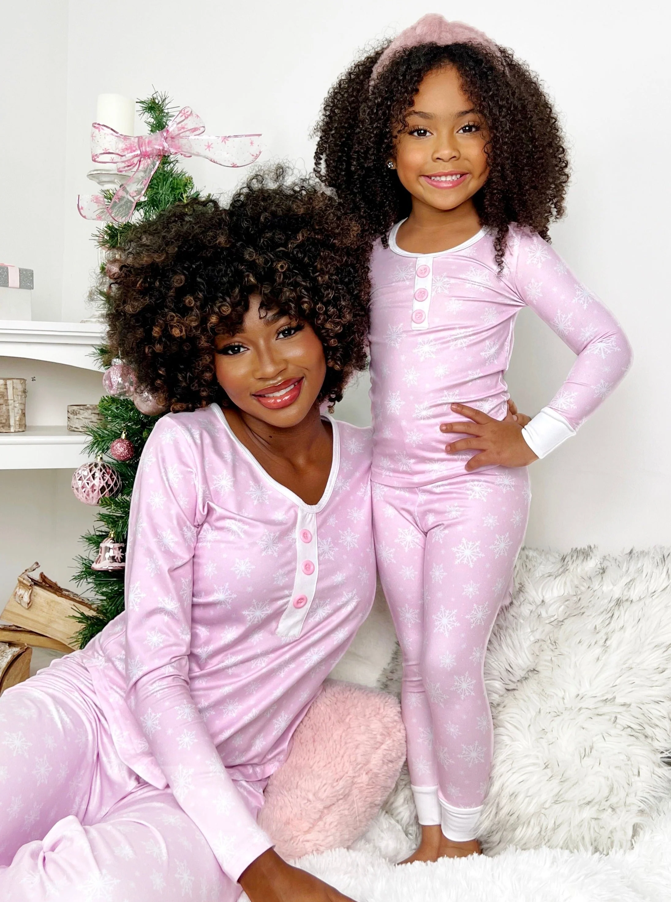 Mommy and Me Snowflake Print Christmas Pajamas - Image 4