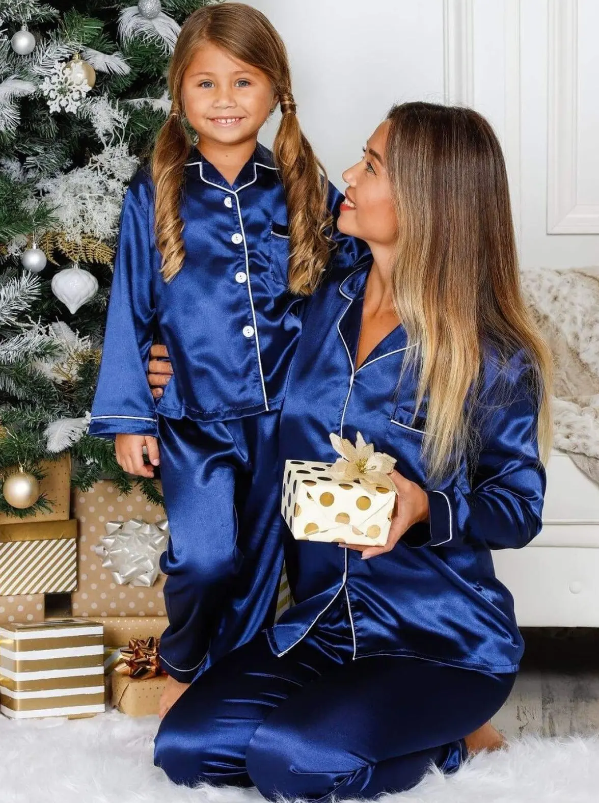 Women's Long Sleeve Button Down Pajamas - Image 10