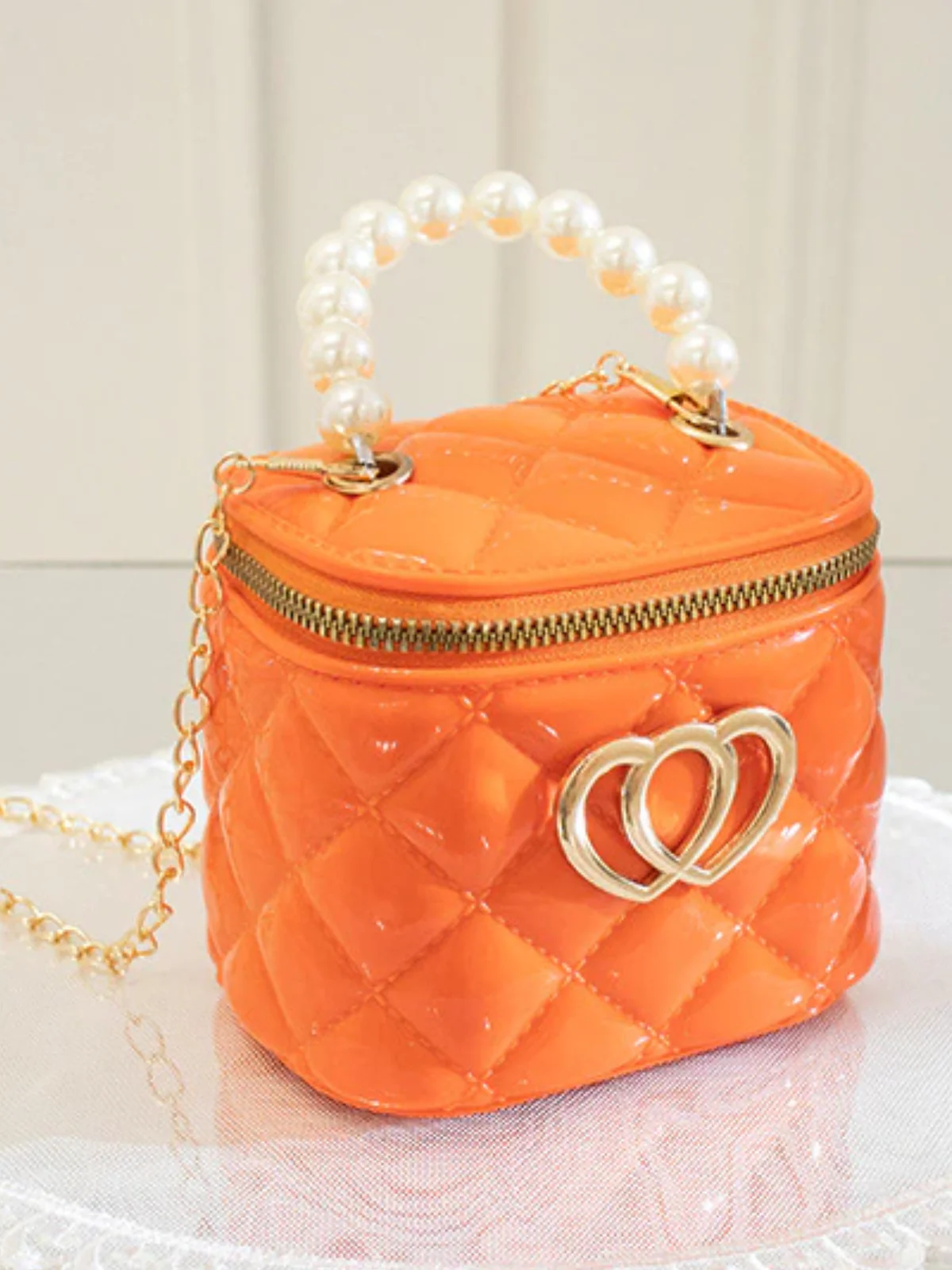 Heart Patent Bucket Handbag - Image 4