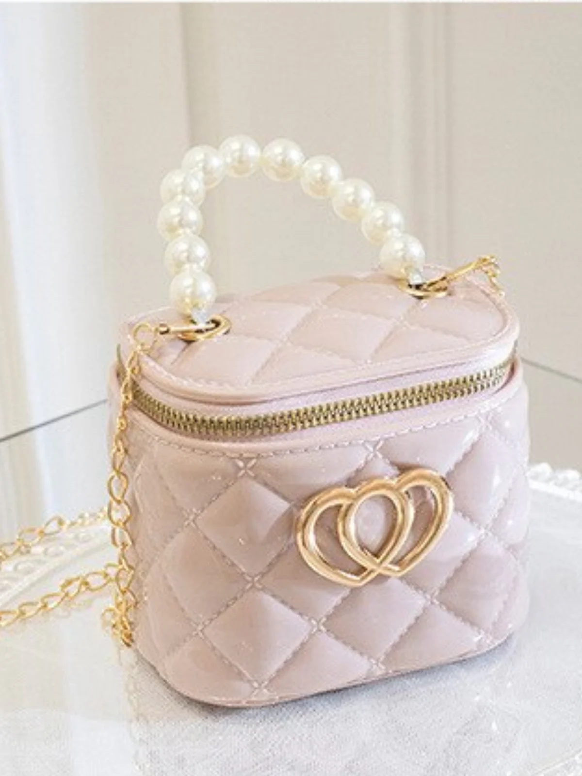 Heart Patent Bucket Handbag - Image 8
