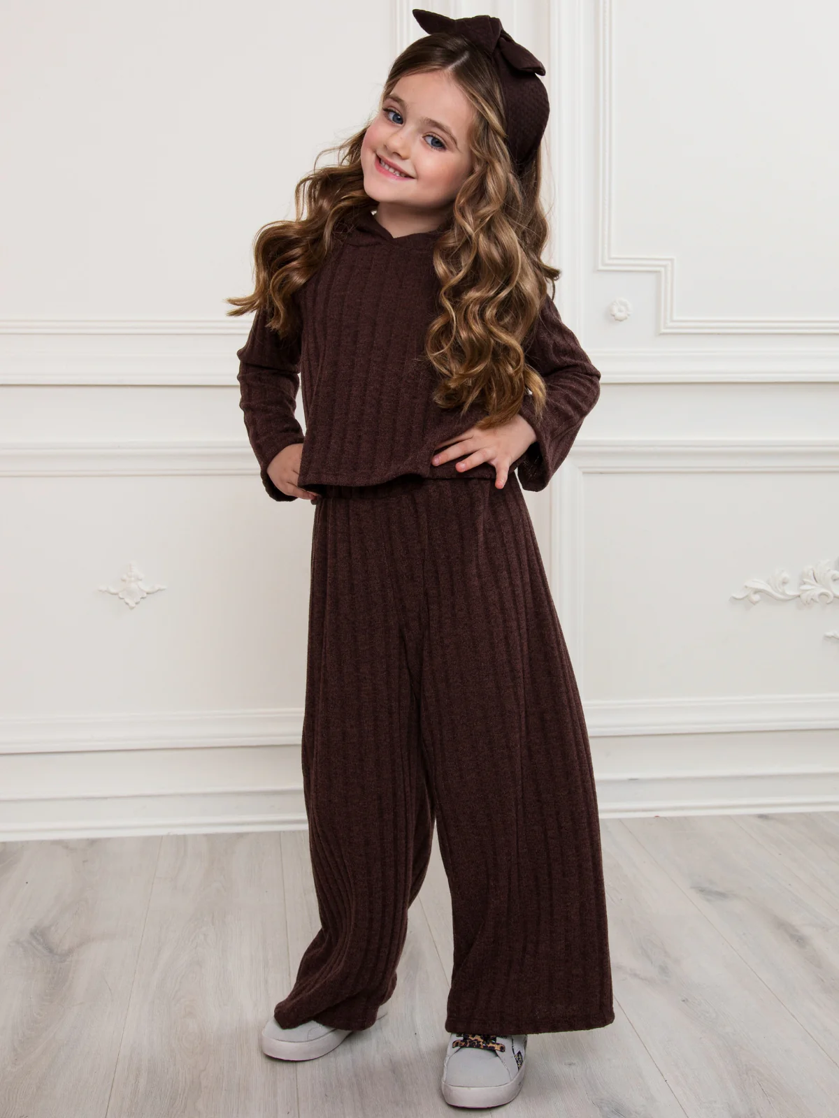 Snuggle Chic Brown Ribbed Lounge Set - Image 4