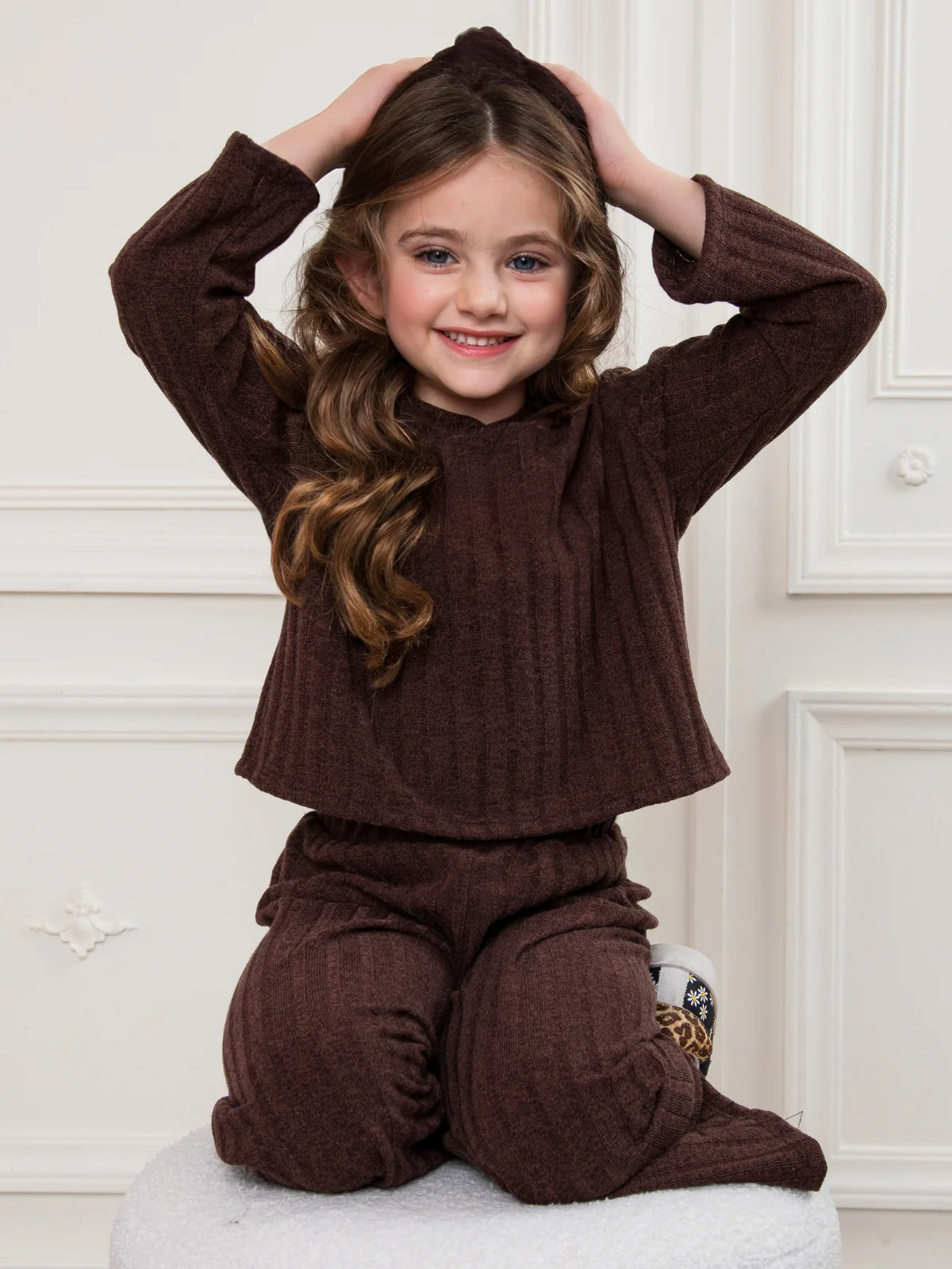 Snuggle Chic Brown Ribbed Lounge Set - Image 5