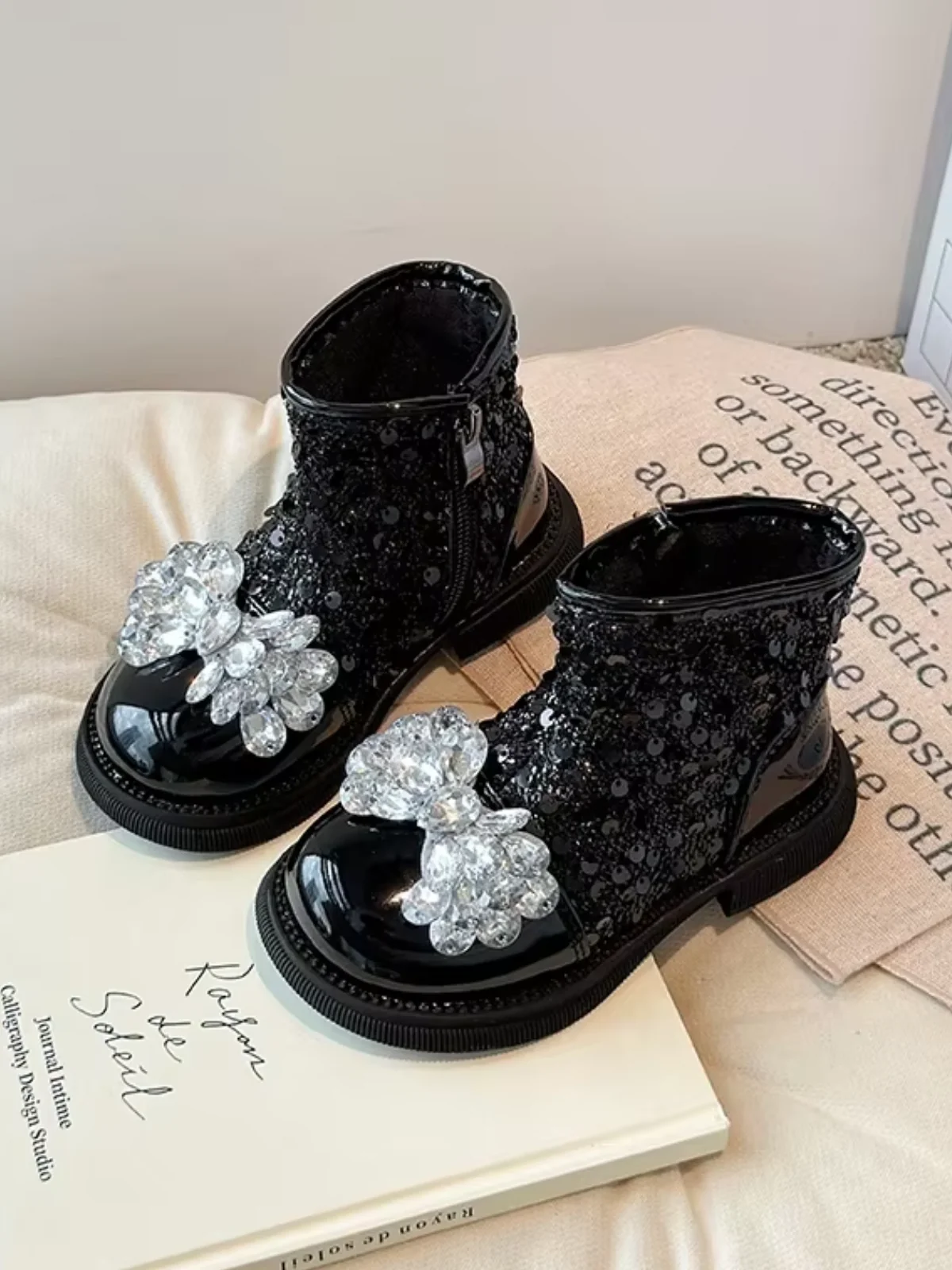Sparkle Luxe Sparkle Bow Boots - Image 2