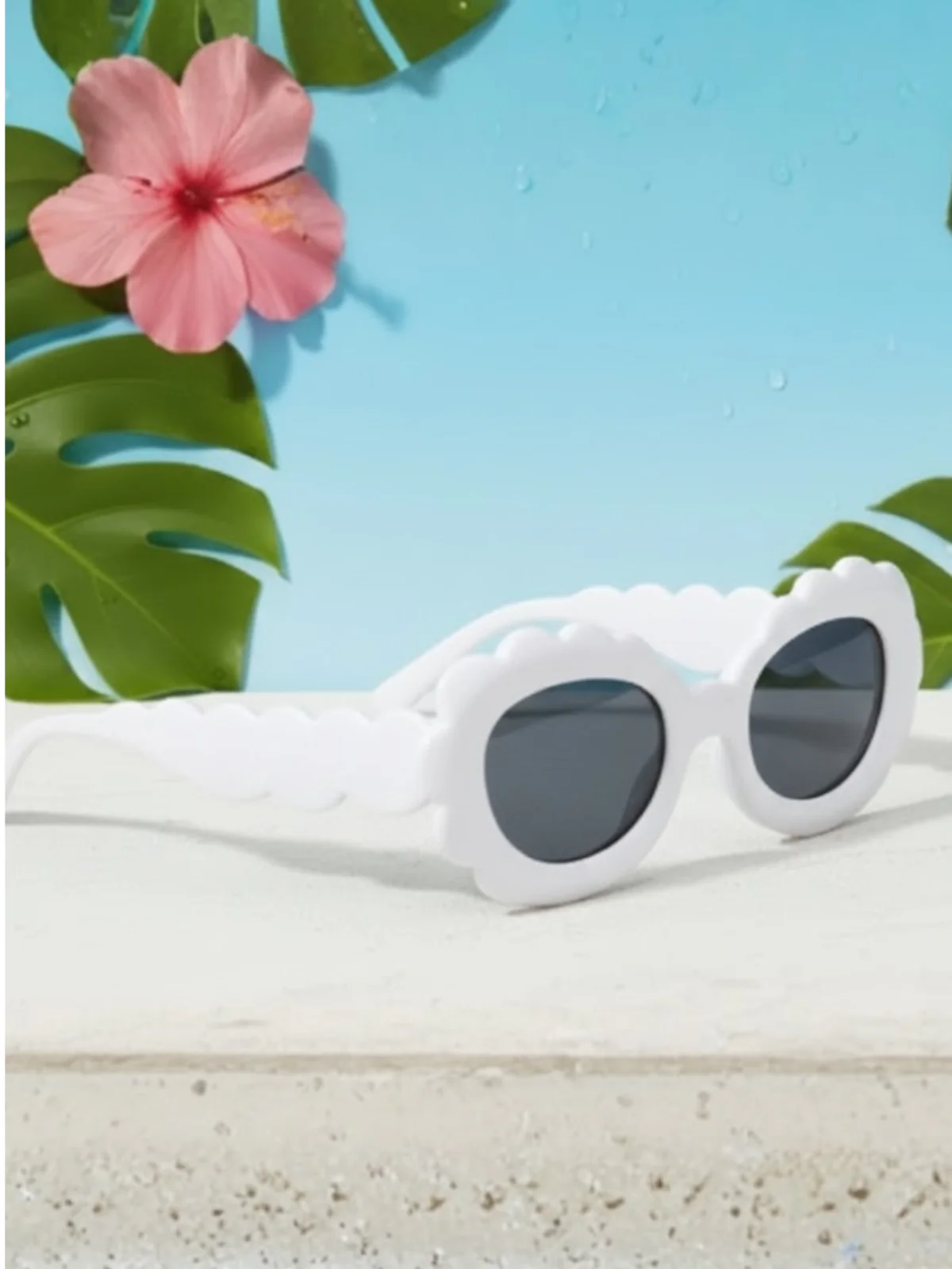 Sunny Petals Retro Sunglasses - Image 4